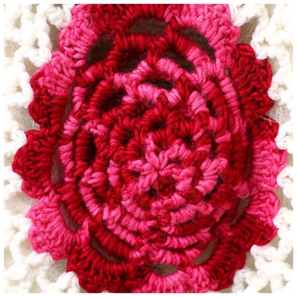 The Eugeeni Crochet Soft Sweater Vest - Picture 7 of 8